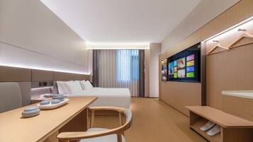 Phòng đôi Superior, quang cảnh thành phố | Minibar, bàn, khu vực làm việc phù hợp cho laptop, màn/rèm cản sáng