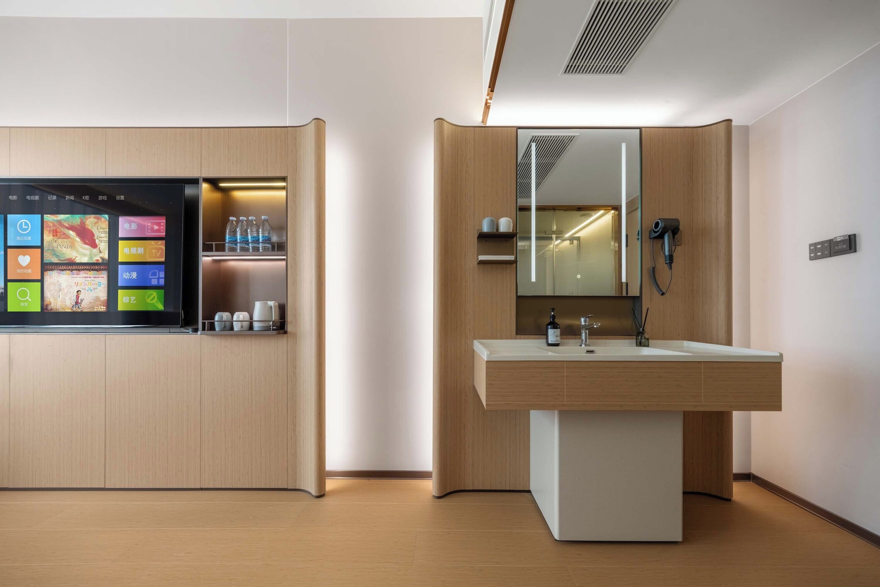 Superior Double Room, City View | Interior