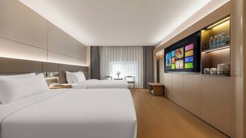 Comfort-Zweibettzimmer, Stadtblick | Minibar, Schreibtisch, laptopgeeigneter Arbeitsplatz