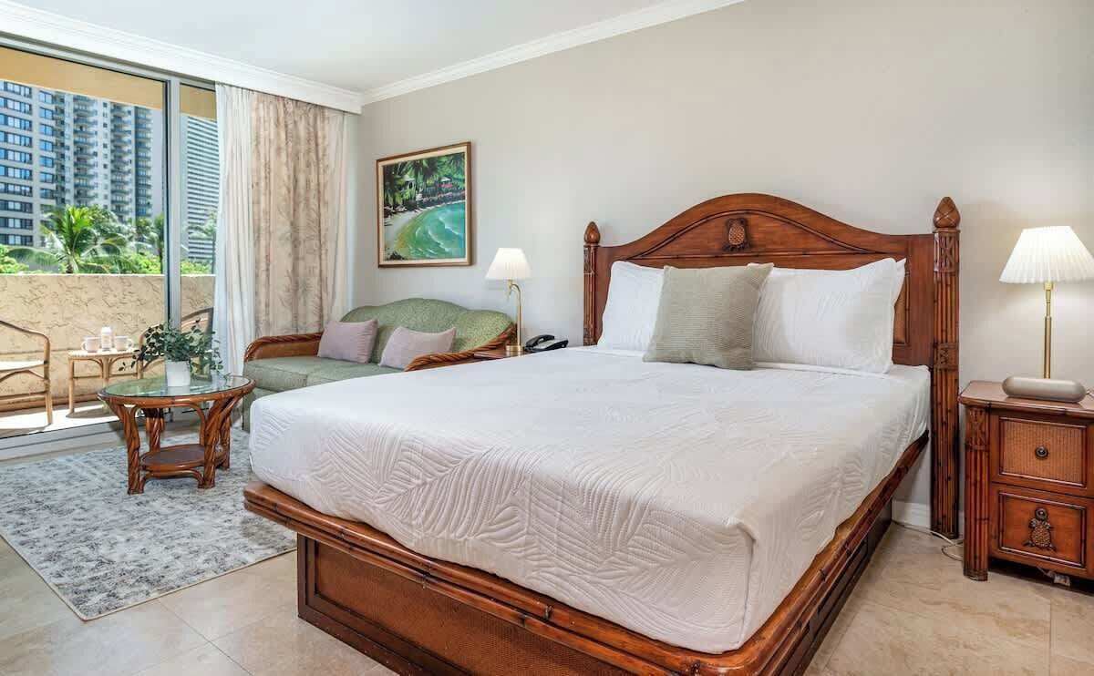 Iron/ironing board, travel cot, WiFi, bed sheets
