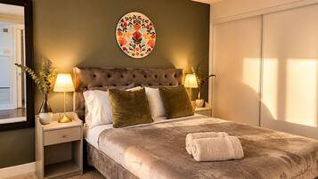 2 bedrooms, WiFi (free), bed sheets