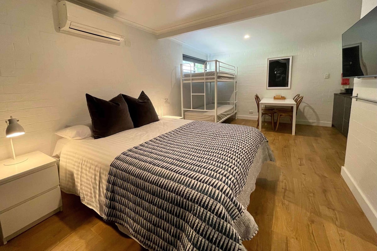 Studio (Studio Cabin) | Bügeleisen/Bügelbrett, kostenloses WLAN