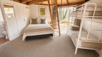 Superior-Bungalow, Flussblick (Loft Yurt) | Bügeleisen/Bügelbrett, kostenloses WLAN, Bettwäsche