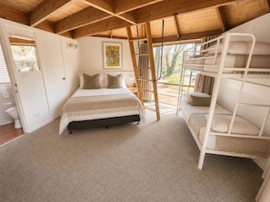 Loft Yurt | Iron/ironing board, free WiFi, bed sheets