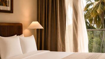 Family Quadruple Room, Balcony, Beach View | Desk, laptop workspace, WiFi (free)