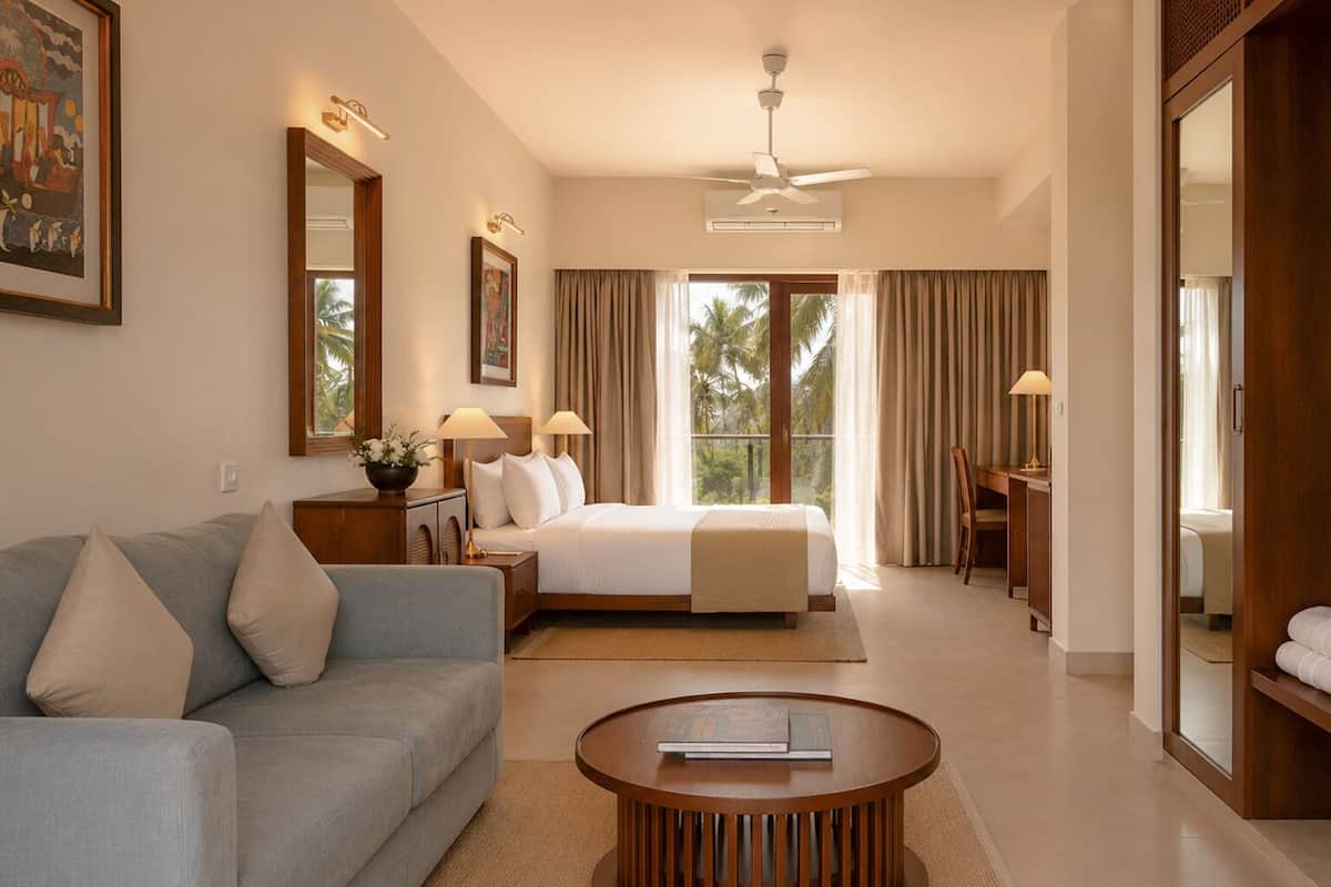 Habitación doble Deluxe, balcón, vista a la playa | Escritorio, espacio para trabajar con laptop y wifi gratis