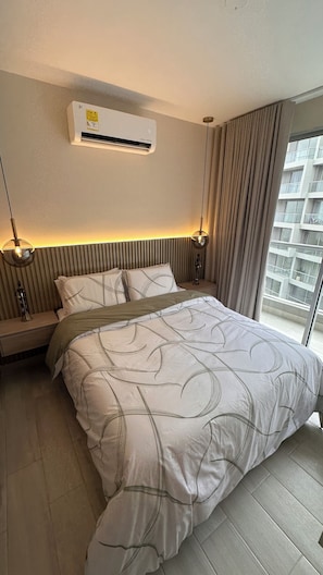 1 dormitori, planxa i posts de planxar, wifi i roba de llit 
