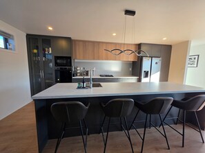 Private kitchen - Jellicoe Retreat - 3 Bedroom House (Timaru)