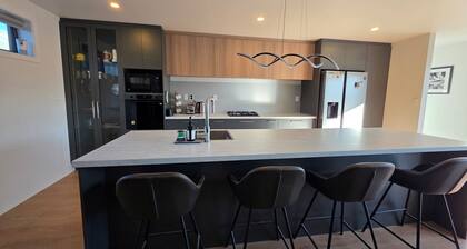 Jellicoe Retreat - 3 Bedroom House