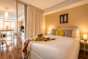 1 habitación, tabla de planchar con plancha, wifi gratis y ropa de cama 