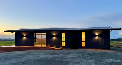 Larnac Bach...Whangarei Heads, modern brand new high-spec Kiwi Bach