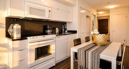 Executive 2BR Apartment | Lake View | Parking