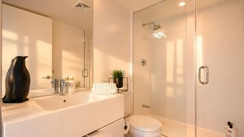 Towels, soap, shampoo, toilet paper