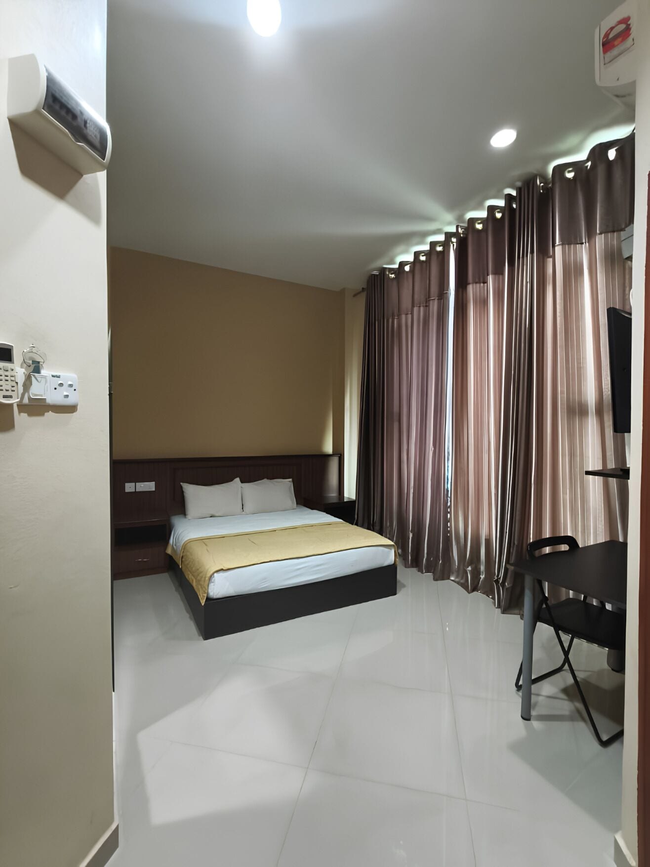 Deluxe Double Room, 1 Queen Bed, Non Smoking | WiFi (free)