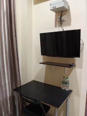 Deluxe Double Room, 1 Queen Bed, Non Smoking | Interior