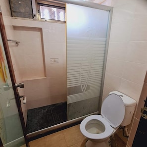 Handtücher, Seife, Toilettenpapier