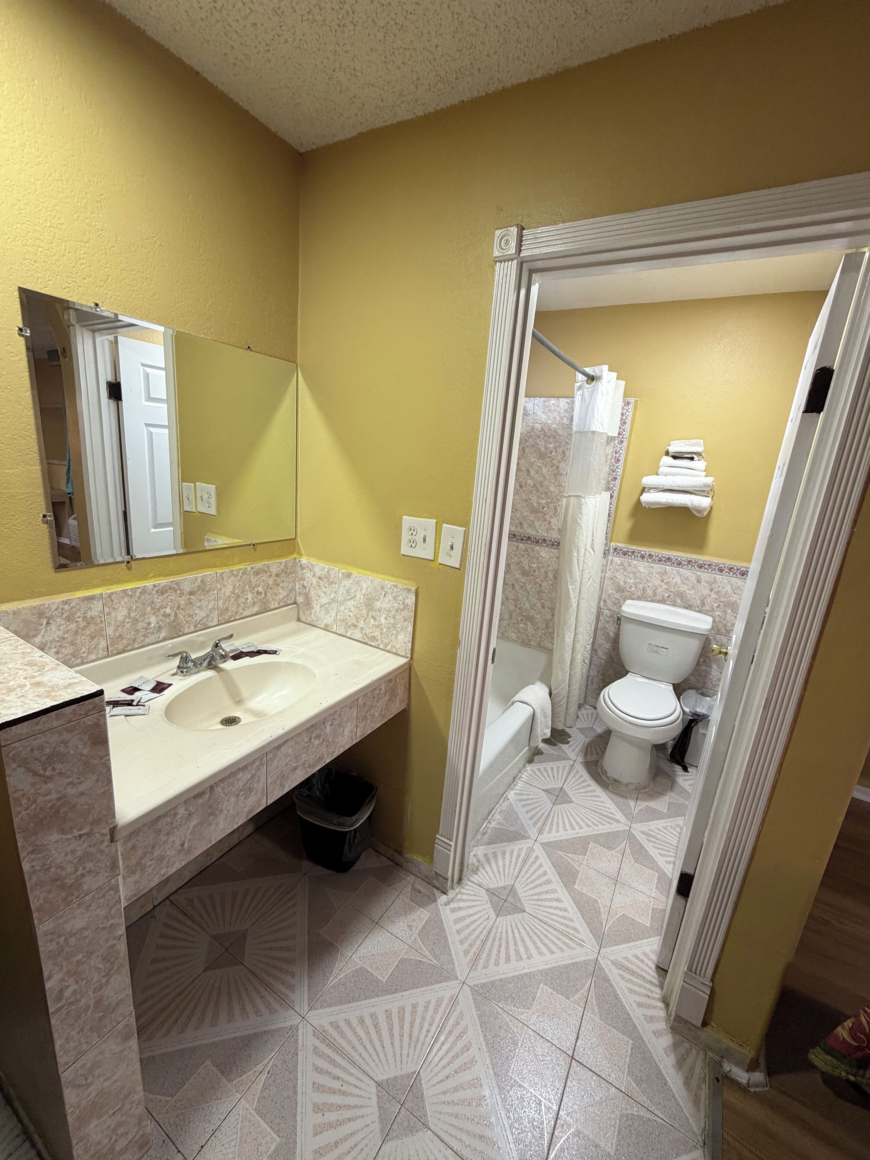 Standard Double Room | Bathroom