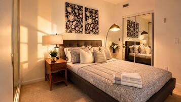 2 bedrooms, iron/ironing board, WiFi (free), bed sheets