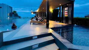 Unclassified image, 4 of 43, button - Sea View 2 Bed Room Nice Location (Pattaya)