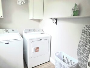 Interior - Family Friendly Home Near Sayles Blvd: Spacious Modern with Luxurious Bathtub (Abilene)