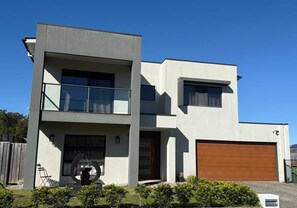 Exterior - Guest House in Gold Coast (Pimpama)