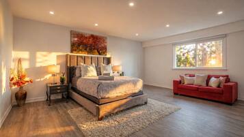 3 bedrooms, iron/ironing board, WiFi (free), bed sheets