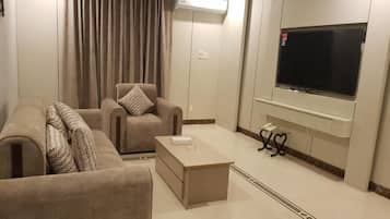 Deluxe Apartment | Living area