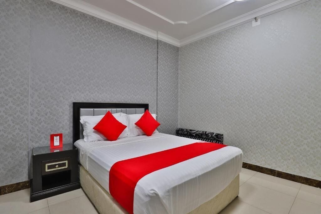 Standard Studio | In-room safe, desk, iron/ironing board, free WiFi