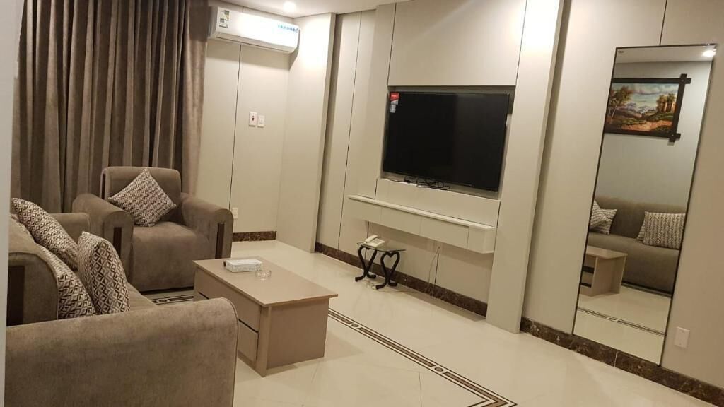Deluxe Apartment | Living area