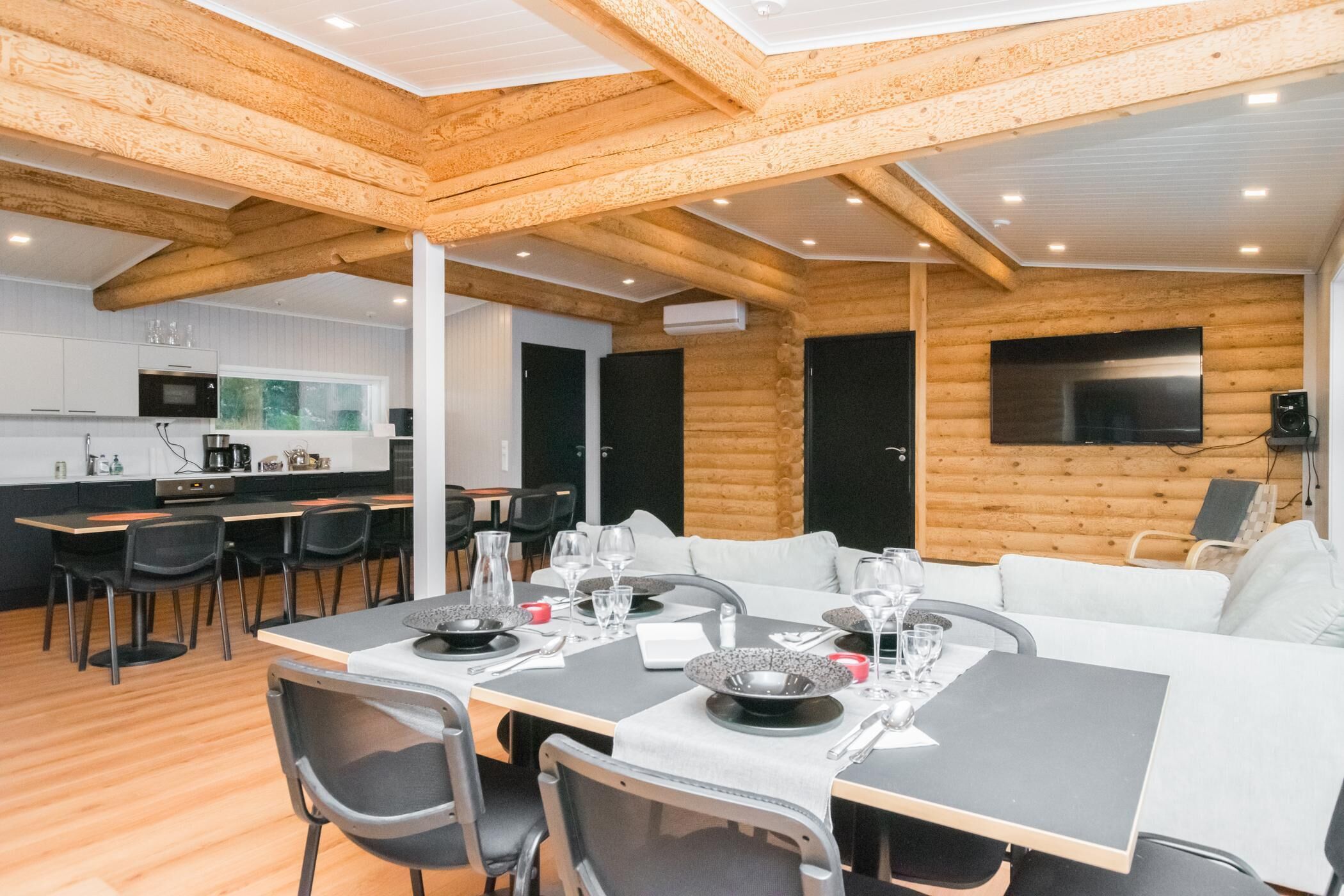 Habitación triple de lujo, vista al lago | Restaurantes