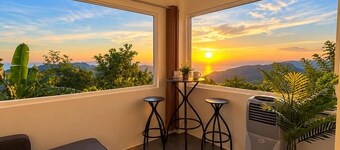 Salamanca Mountain Retreat w/ Stunning Sunset Views, Billiards, Karaoke &Firepit