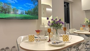 Double or Twin Room | Dining