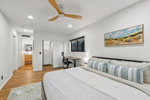 3 Schlafzimmer, Schreibtisch, Bügeleisen/Bügelbrett, kostenloses WLAN