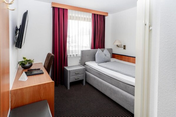 Standard Twin Room, Garden View