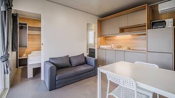 House, 3 Bedrooms, Air conditioning, Garden View | Interior