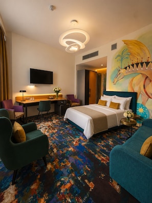 In-room safe, desk, soundproofing, iron/ironing board (on request) - First Luxury Art Hotel Riga (Rīga)