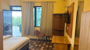 Comfort-Zimmer, Balkon, Bergblick | Schreibtisch, Verdunkelungsvorhänge, kostenloses WLAN