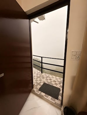 Suite, Mountain View | Meja, langsir/tirai gelap terus, Wi-fi percuma 