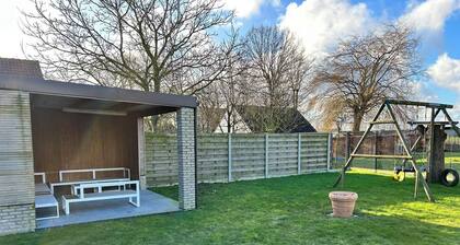 Spacious holiday home near Bruges and the coast.