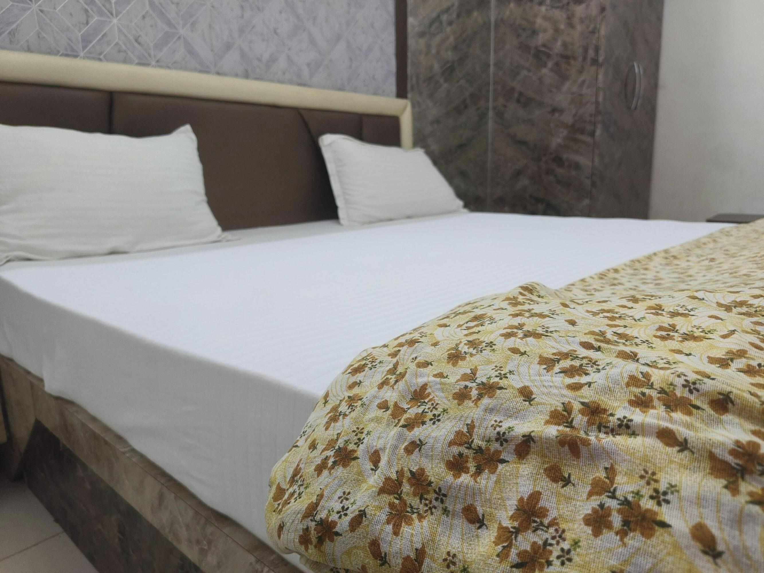 Standard Double Room, Air conditioning, City View | Desk, WiFi (free)