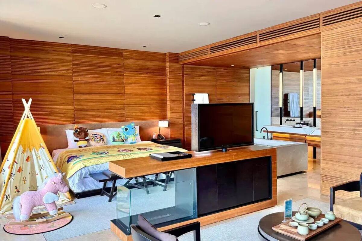 Suite familiare, 1 letto matrimoniale, vista mare | Una cassaforte in camera, tende oscuranti, Wi-Fi gratuito