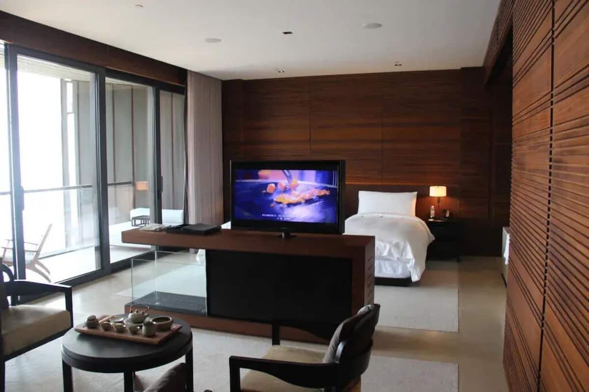 Suite, 1 letto matrimoniale, vista mare | Una cassaforte in camera, tende oscuranti, Wi-Fi gratuito