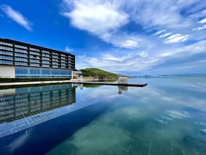 Sesongbasert utendørsbasseng