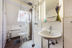 Bathroom - Vrbo Property (Sankt Andreasberg)