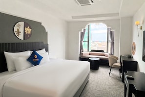 Desk, free WiFi - Sandals Everyday Hotel (Tuy Hòa)