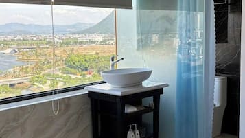 Chambre Quadruple Luxe | Salle de bain