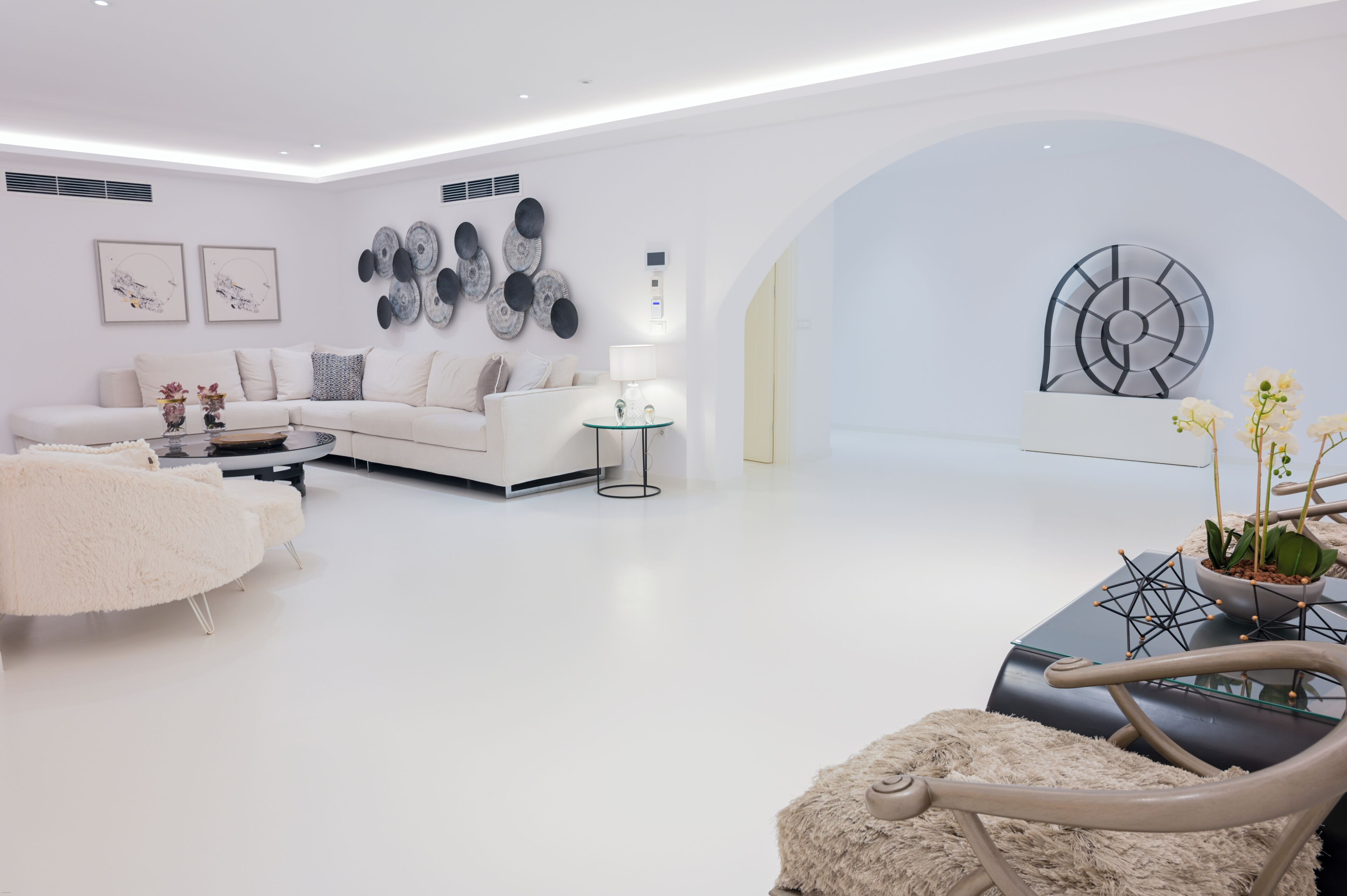 Villa de lujo, vistas a la piscina | Zona de estar | Smart TV de 55 pulgadas con canales digitales
