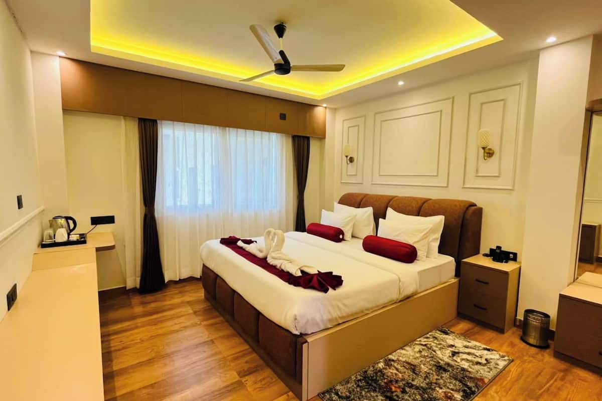 Standard Double Room, City View | Desk, free WiFi