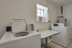 Interior - Accessible Family Condo Near Downtown Riverfront (San Angelo)