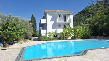 Alberca al aire libre